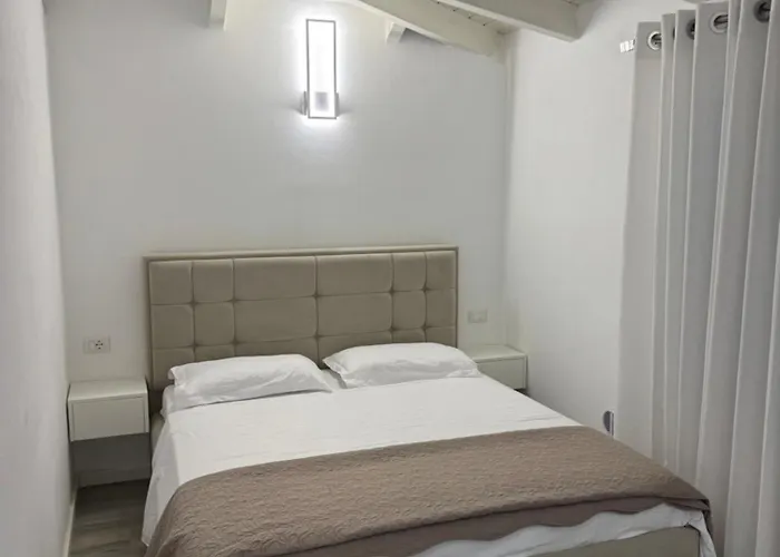 Tirana Comfort Suites Pansiyon *